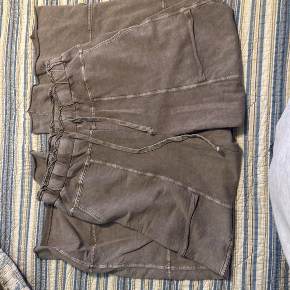 Easel pants